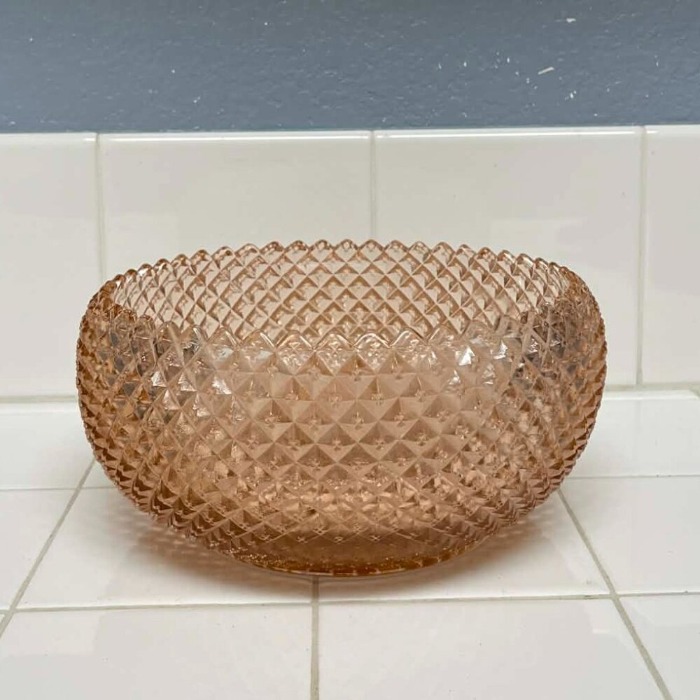 1930's Miss America depression glass serving bowl, diamond cut - Picture 2 of 7